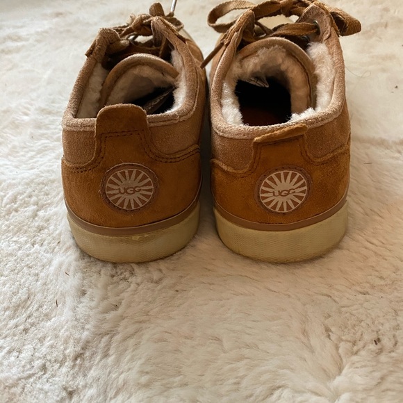 Uggs - Picture 4 of 4